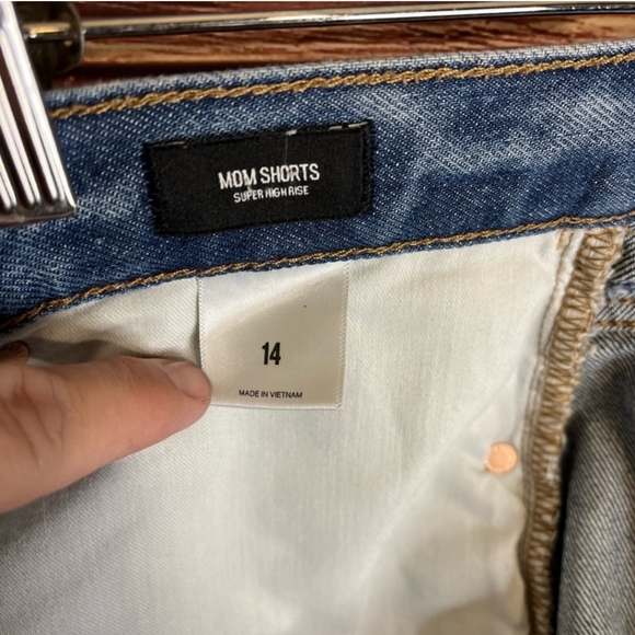 Express Button Up High Waist Mom Jean Shorts (Size 14) - Picture 7 of 9